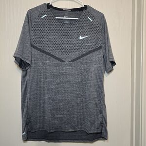 Nike Men’s Large Tech Knit Dri-FIT ADV Short-Sleeve Running Top Grey DM4753-010